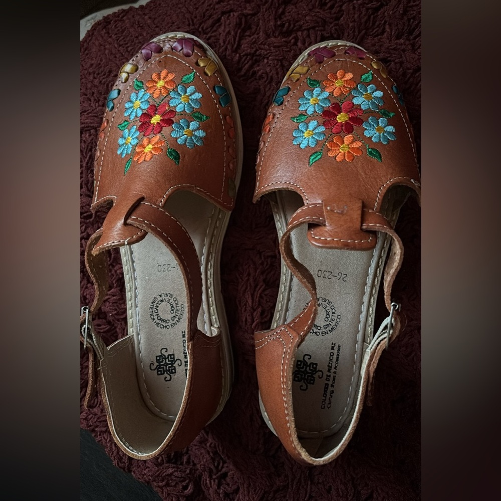 Embroidered Brown Leather Women's Shoes/Huaraches
